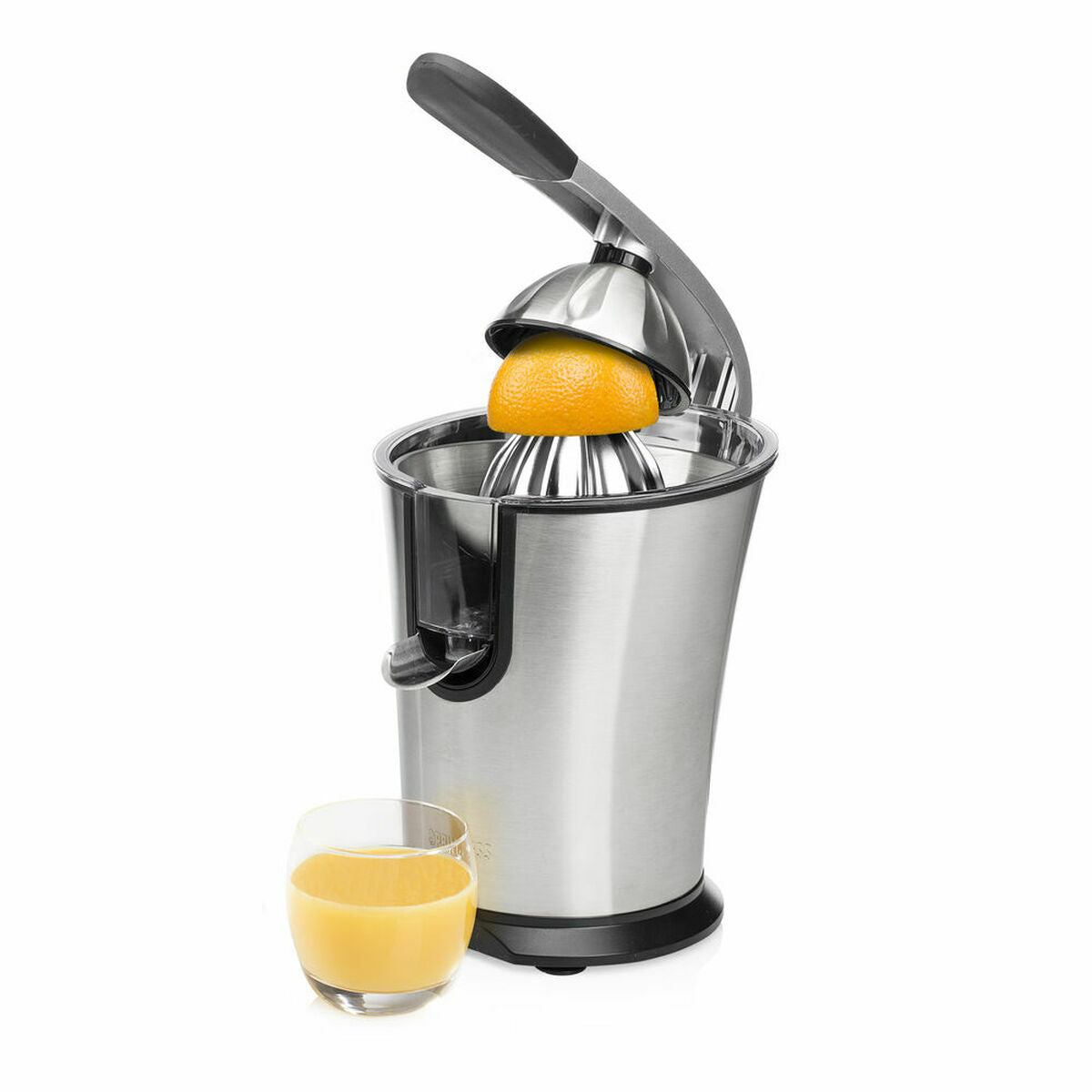 Liquidisers and juicers